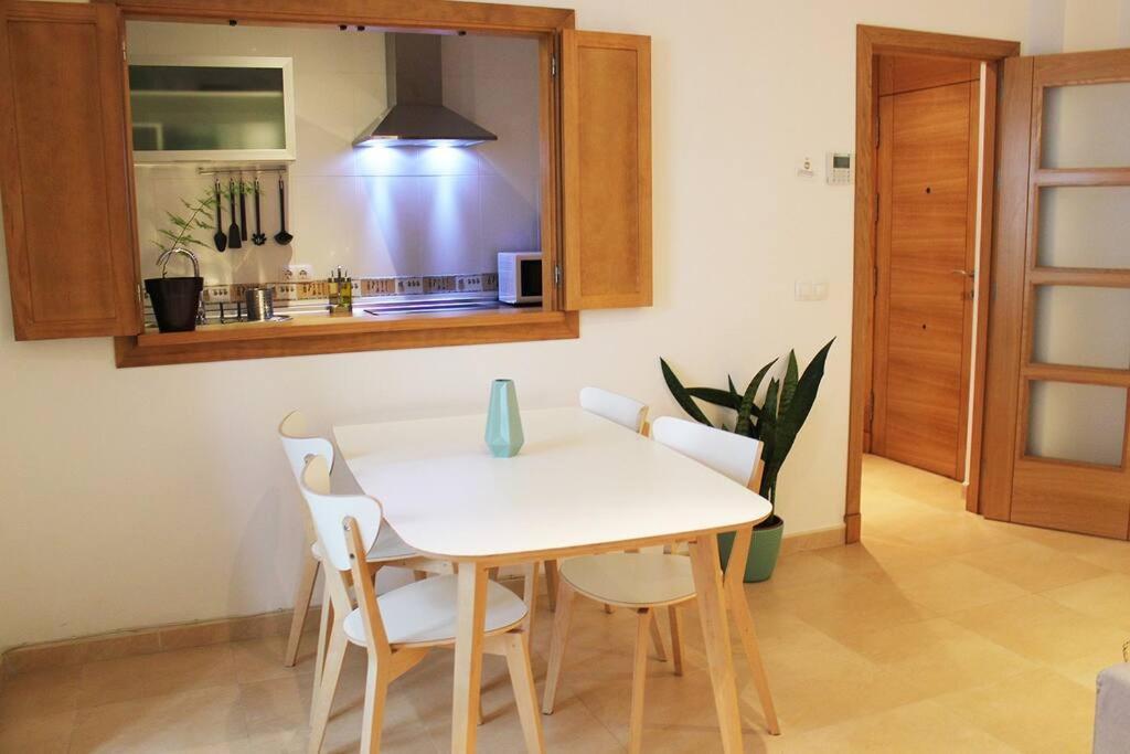 Fancy Apartment In A Historic House, Chiclana City Center By C. Dreams Chiclana de la Frontera Eksteriør billede